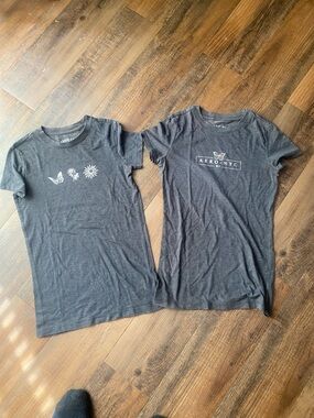 Aeropostale Girls' Charcoal Graphic Short Sleeve Tee